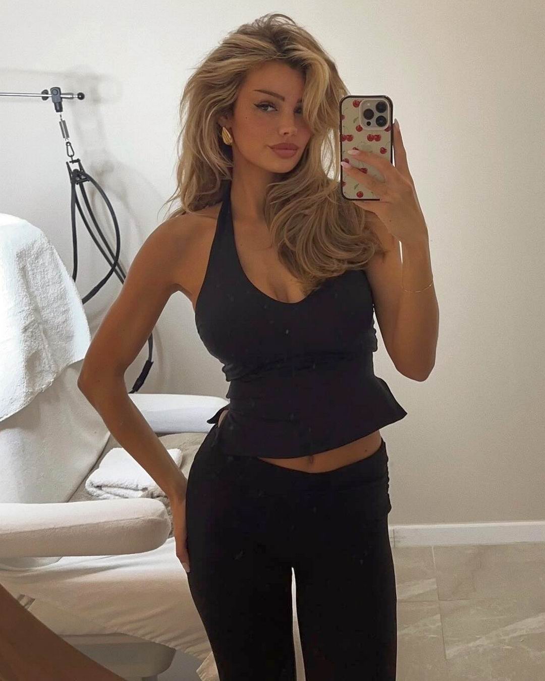 Erika | Yenimahalle VIP escort and premium companion profile image for Ankara Angels